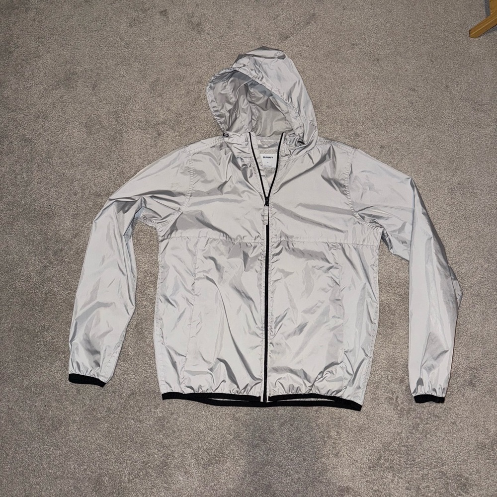 silver and black windbreaker jacket
